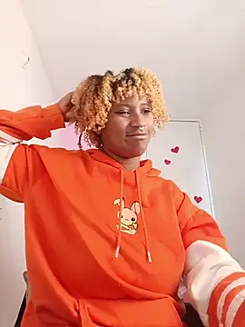 EvonyFoxxx online show from 04/19/26, 08:33