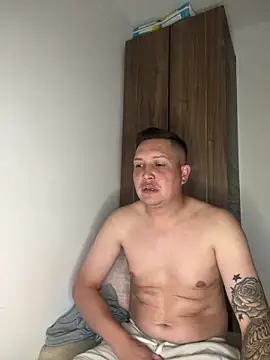 NathanielLux29 online show from 11/11/25, 12:54