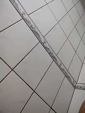 Snapshot of vim045 chatting on 10/31/25, 02:23 vim045 online show from 10/31/25, 02:23