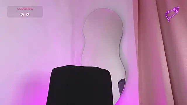 BabyLauritaa online show from 11/18/25, 09:19