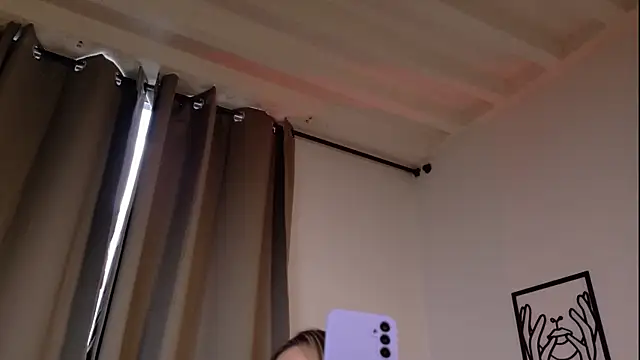 VictoriaNova  online show from 02/12/26, 04:13