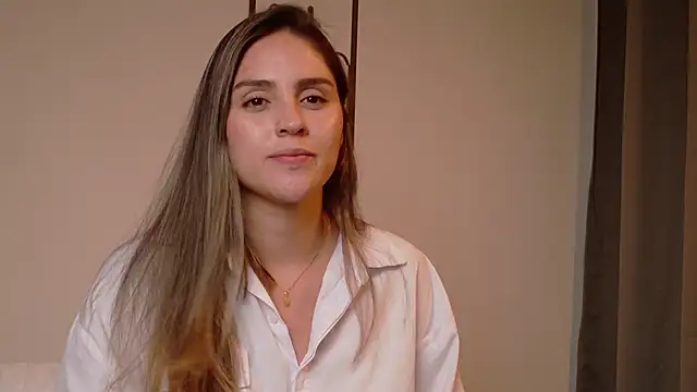 Snapshot of VictoriaNova_ chatting on 05/28/26, 10:29 VictoriaNova online show from 05/28/26, 10:29