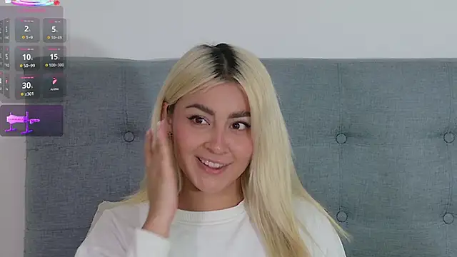 Snapshot of Elina_Hills chatting on 11/03/25, 01:01 Elina Hills online show from 11/03/25, 01:01