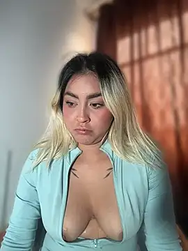 Elina Hills online show from 04/08/26, 06:08