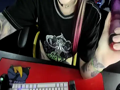 Yummy dark online show from 11/12/25, 06:14