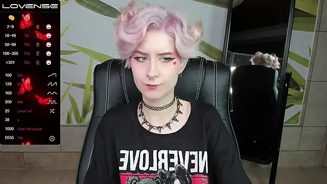 Angel Julles online show from 11/23/25, 02:39