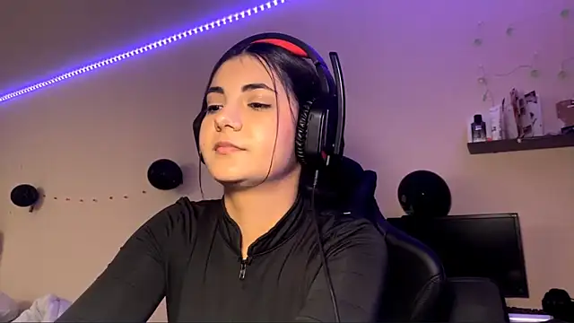 Marry glow online show from 10/30/25, 05:35