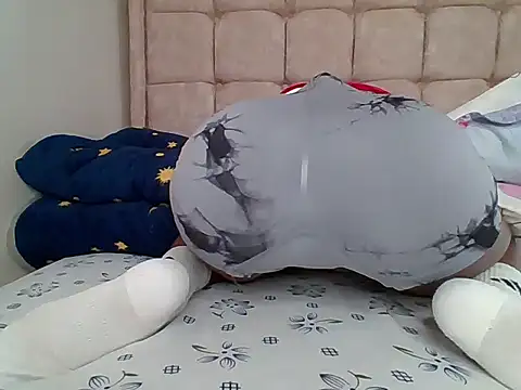 Petite baby5 online show from 04/27/26, 10:57