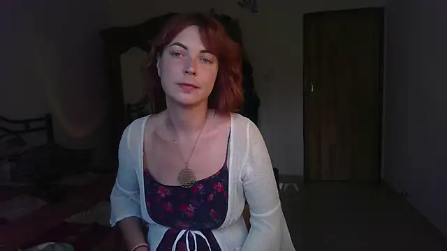 Alice honey  online show from 12/18/25, 11:16