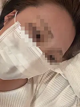 Snapshot of uyu0000 chatting on 11/07/25, 02:06 uyu0000 online show from 11/07/25, 02:06