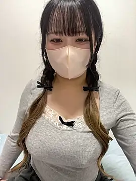 Snapshot of emiri_da_nyan chatting on 06/09/26, 03:23 emiri da nyan online show from 06/09/26, 03:23