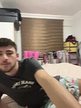 yasinesra757  online show from 02/08/26, 11:41