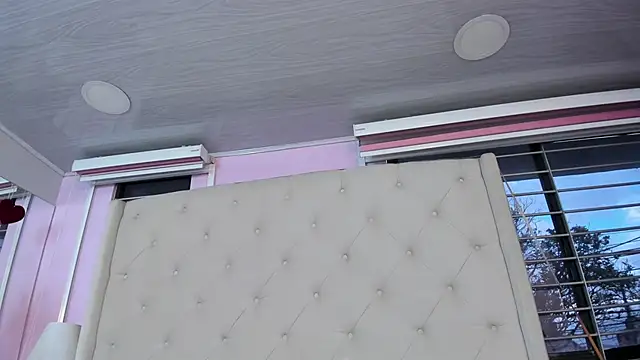 scarlett leblanc  online show from 02/16/26, 12:01