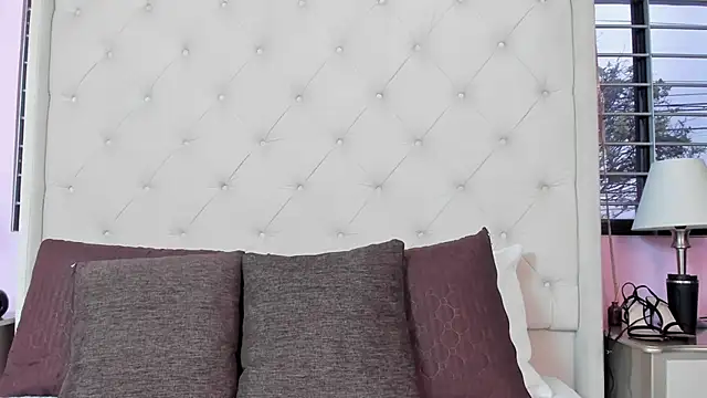 scarlett leblanc  online show from 04/14/26, 12:00