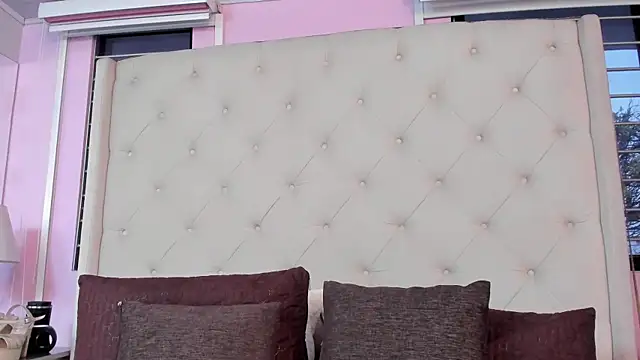 scarlett leblanc  online show from 04/24/26, 11:56