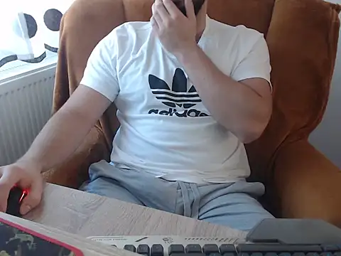 strongcoffee10 online show from 11/14/25, 11:09