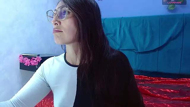 Snapshot of adaharagomezcm chatting on 11/06/25, 08:10 adaharagomezcm online show from 11/06/25, 08:10