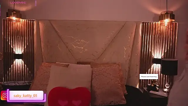 Kat Saky online show from 04/15/26, 11:49