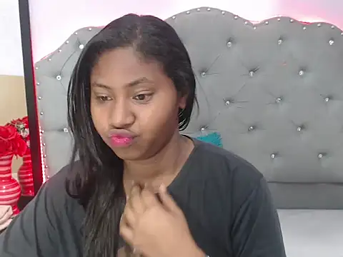 valentinavega18x online show from 11/18/25, 03:01