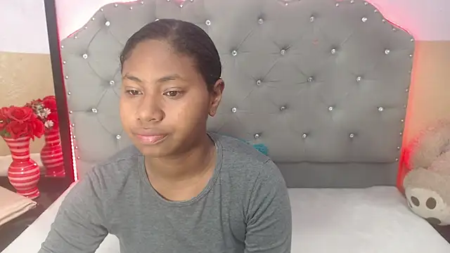 valentinavega18x online show from 11/22/25, 04:33