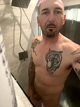 Snapshot of RobsBigD chatting on 11/04/25, 05:23 RobsBigD online show from 11/04/25, 05:23