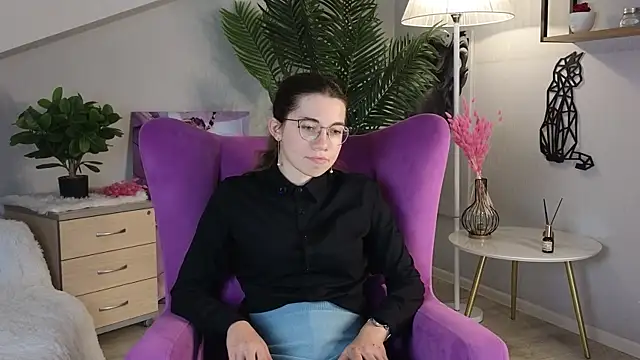 TalishaParadee online show from 10/31/25, 11:55