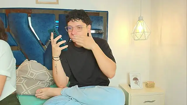 Zoe And Dylan  online show from 02/25/26, 12:37