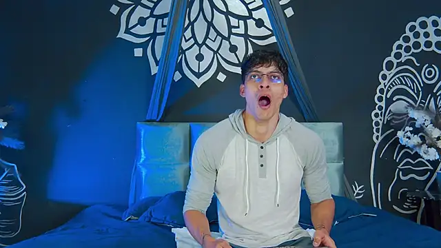 AlessioVitale online show from 01/06/26, 12:09