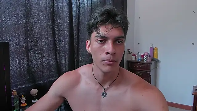 AlessioVitale online show from 04/04/26, 06:27