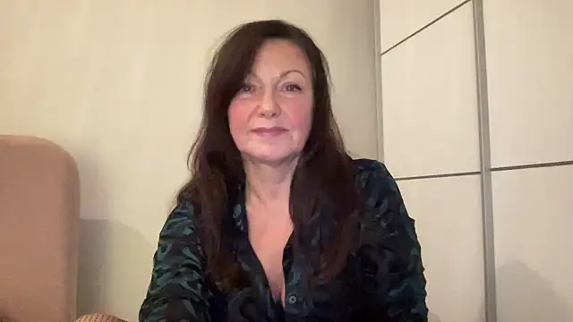 HotLdyllic online show from 11/16/25, 07:52