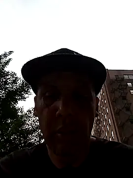 Snapshot of feoGG197 chatting on 05/17/26, 11:34 feoGG197 online show from 05/17/26, 11:34