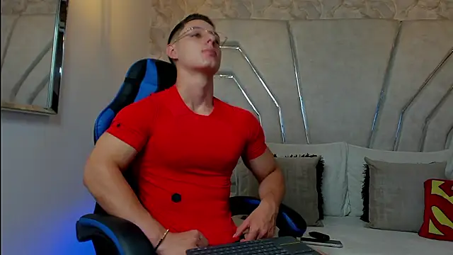 MAXTHOMSON online show from 03/17/26, 04:17