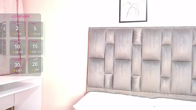 Snapshot of Ailyn77 chatting on 10/30/25, 10:32 Ailyn77 online show from 10/30/25, 10:32