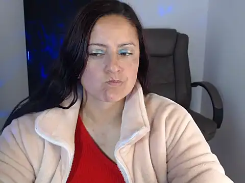 kristelltender1 online show from 11/21/25, 12:54