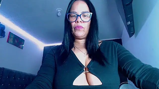 Snapshot of sofia_lopez70 chatting on 05/14/26, 12:56 sofia lopez70 online show from 05/14/26, 12:56