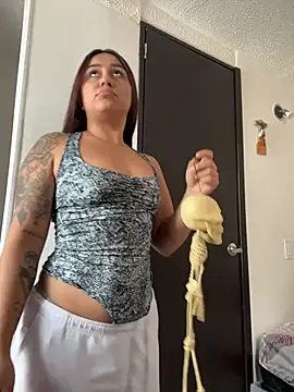 Saray lo online show from 10/31/25, 07:48