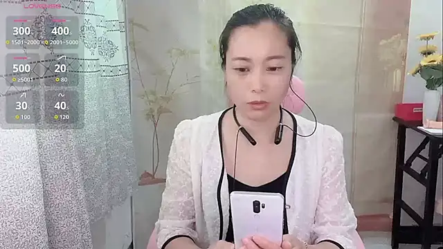 Snapshot of Lingling-Baby520 chatting on 04/12/26, 03:55 Lingling-Baby520 online show from 04/12/26, 03:55
