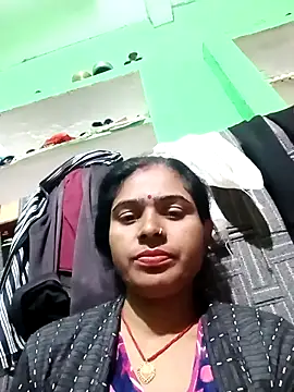 Snapshot of Rsr-1 chatting on 10/31/25, 09:05 Rsr-1 online show from 10/31/25, 09:05