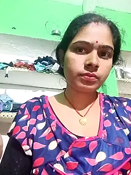 Snapshot of Rsr-1 chatting on 11/04/25, 11:04 Rsr-1 online show from 11/04/25, 11:04