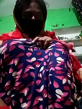 Snapshot of Rsr-1 chatting on 12/17/25, 10:16 Rsr-1 online show from 12/17/25, 10:16