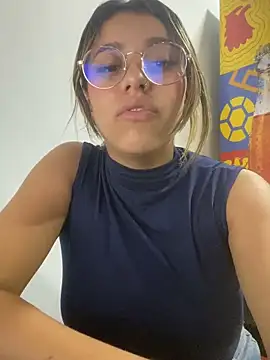Snapshot of liahot69 chatting on 05/28/26, 01:47 liahot69 online show from 05/28/26, 01:47
