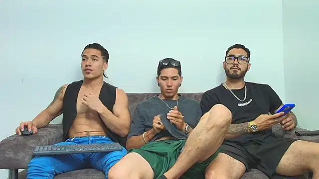 thebadboys05 online show from 12/18/25, 03:56