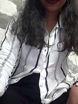 Snapshot of vijaylaxmi69 chatting on 11/11/25, 05:13 vijaylaxmi69 online show from 11/11/25, 05:13