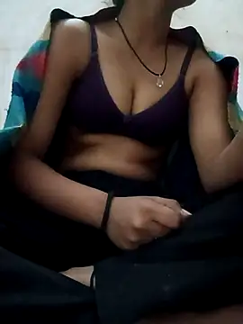 Snapshot of vijaylaxmi69 chatting on 11/15/25, 04:25 vijaylaxmi69 online show from 11/15/25, 04:25