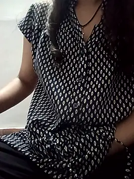 Snapshot of vijaylaxmi69 chatting on 11/27/25, 05:26 vijaylaxmi69 online show from 11/27/25, 05:26