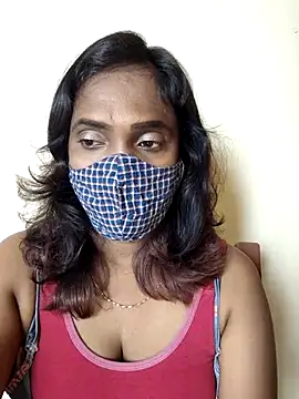 Queen-dhivya online show from 12/23/25, 07:39