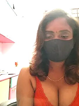 Queen-dhivya online show from 01/15/26, 08:56