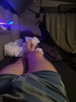 Snapshot of JanSy0 chatting on 12/20/25, 01:34 JanSy0 online show from 12/20/25, 01:34