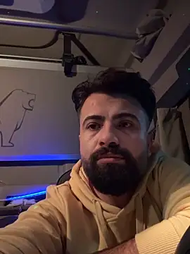 Snapshot of JanSy0 chatting on 12/22/25, 06:05 JanSy0 online show from 12/22/25, 06:05