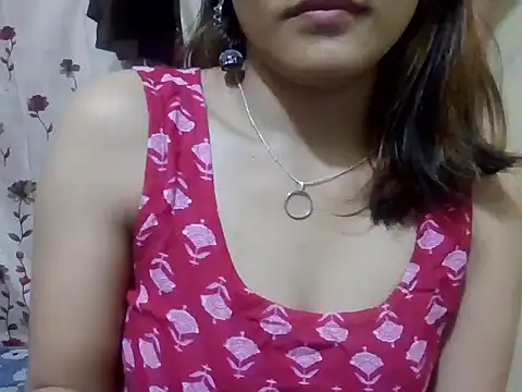 maira 33 online show from 11/05/25, 03:56